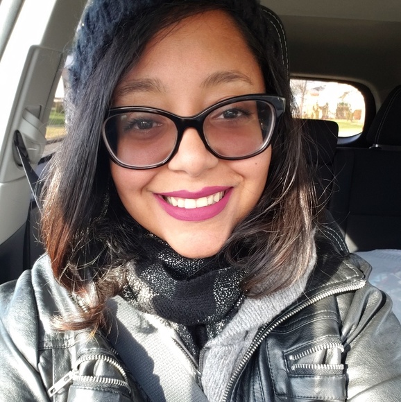 Mia's Closet (hydem18) Poshmark